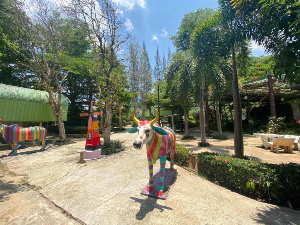 Готель Oyo 966 Boss Khaoyai Ban Bung Toei Екстер'єр фото