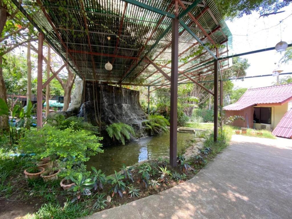 Готель Oyo 966 Boss Khaoyai Ban Bung Toei Екстер'єр фото