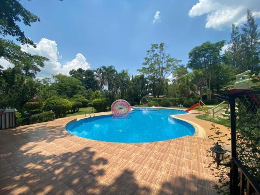 Готель Oyo 966 Boss Khaoyai Ban Bung Toei Екстер'єр фото