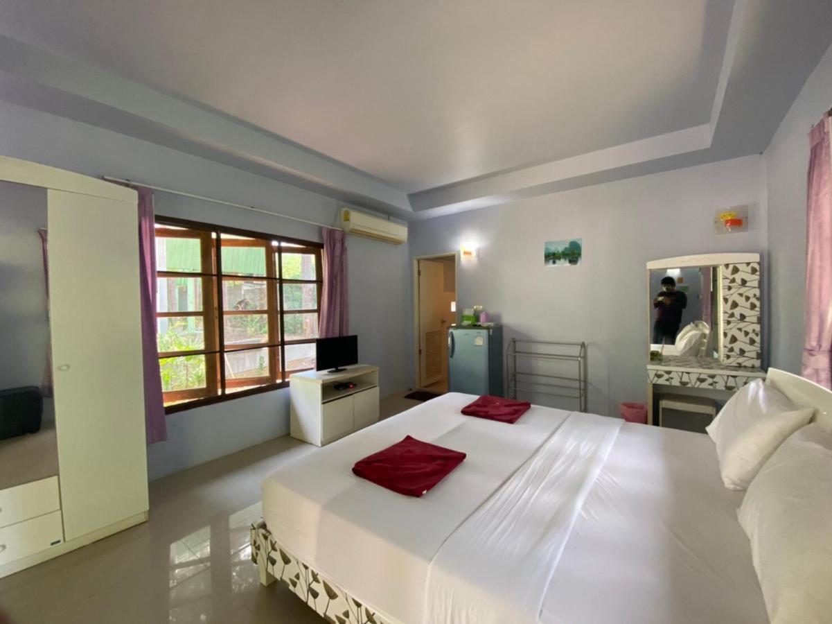 Готель Oyo 966 Boss Khaoyai Ban Bung Toei Екстер'єр фото