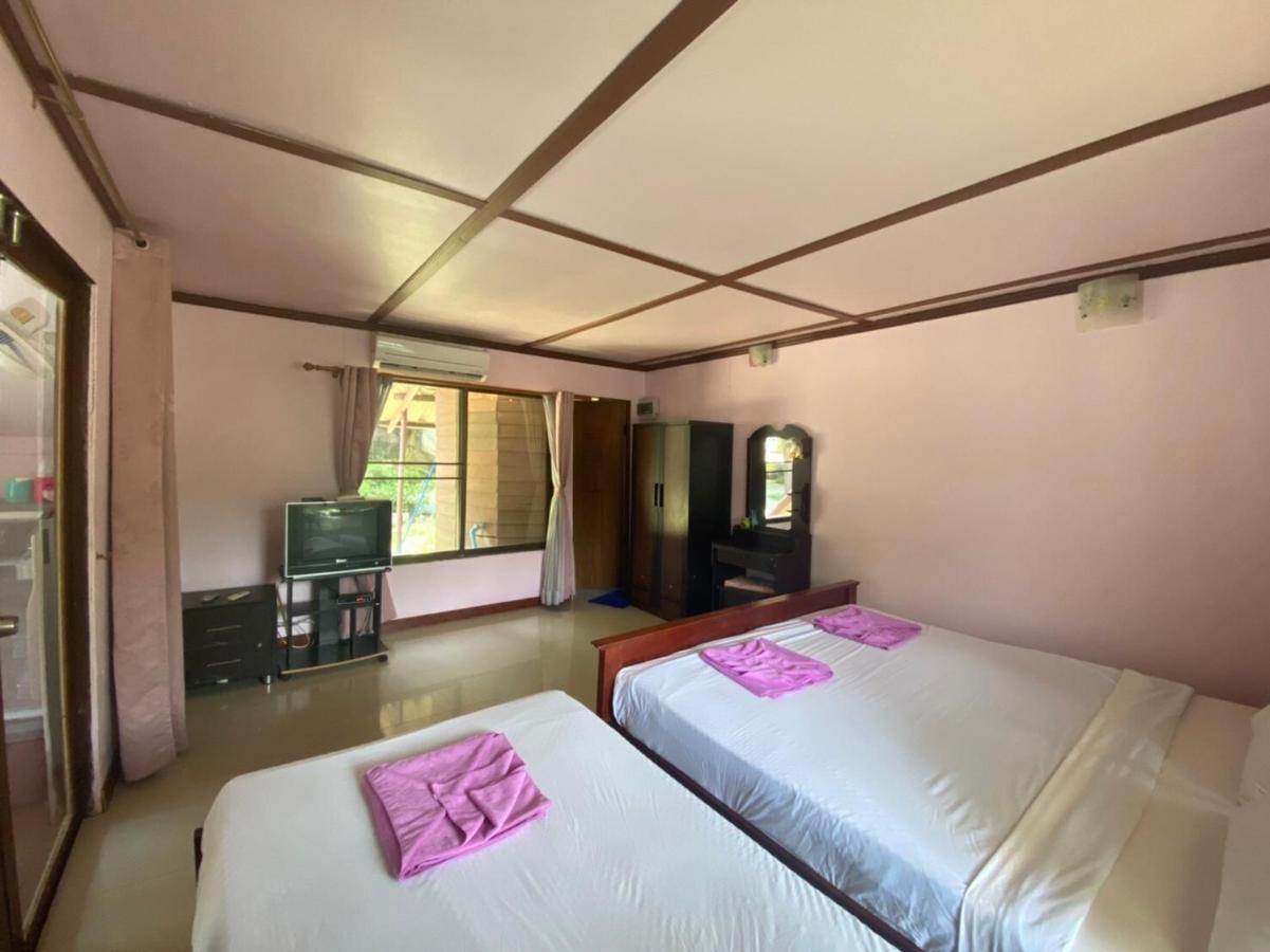 Готель Oyo 966 Boss Khaoyai Ban Bung Toei Екстер'єр фото